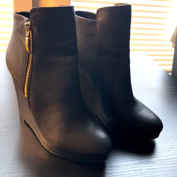 Guess Shoes - ❤️Guess GF Kenton Ankle Wedge Booties. 8